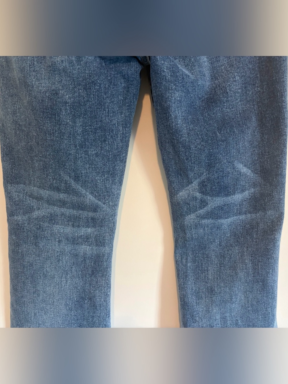 Hidden Happy Mid-Rise Medium Wash Distressed Cropped Flare Hem Jeans size 27 - Picture 8 of 12